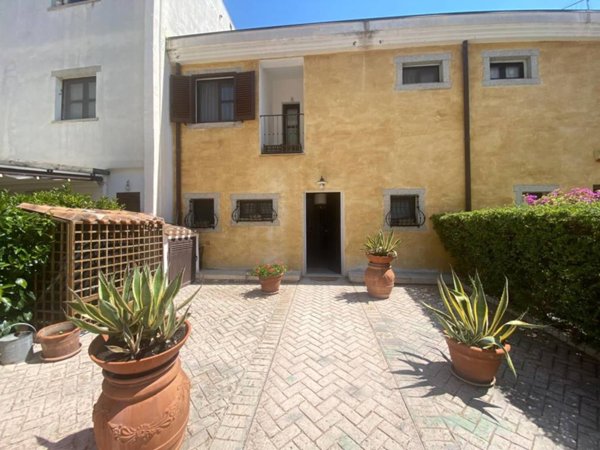 casa indipendente in vendita a Nuoro