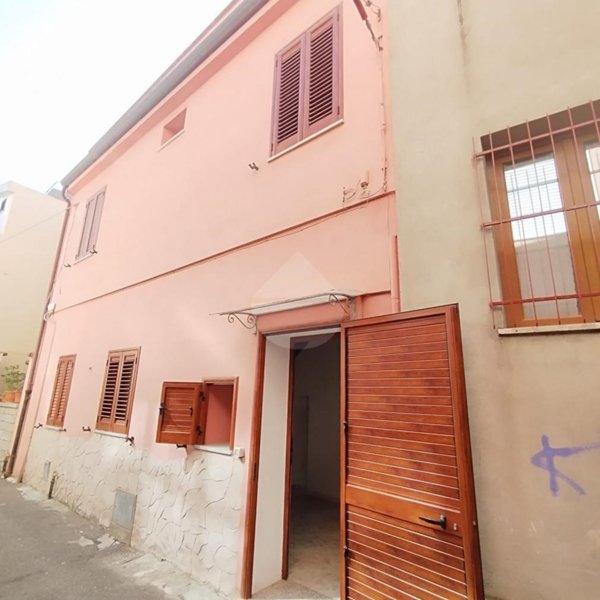 casa indipendente in vendita a Nuoro