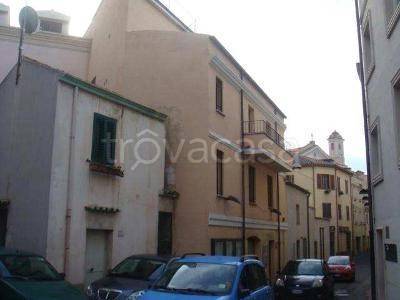 negozio in vendita a Nuoro in zona Centro Storico