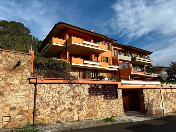 casa indipendente in vendita a Nuoro in zona Ospedale