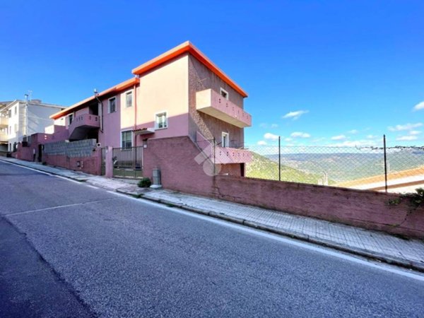 appartamento in vendita a Nuoro in zona Lollove