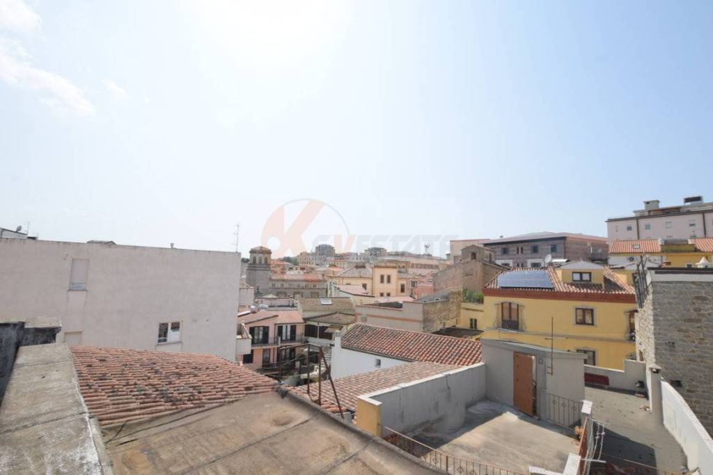 casa indipendente in vendita a Nuoro in zona Centro Storico