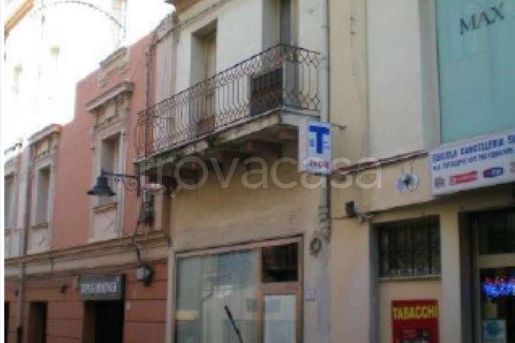 negozio in vendita a Nuoro in zona Centro Storico