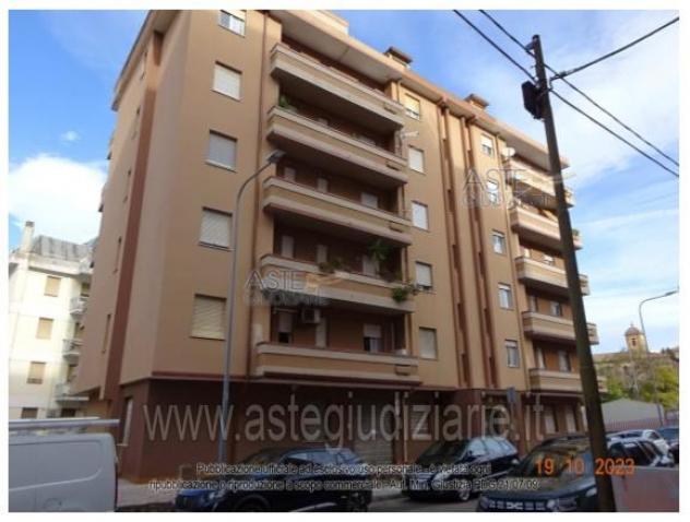 locale commerciale in vendita a Nuoro in zona Centro Storico