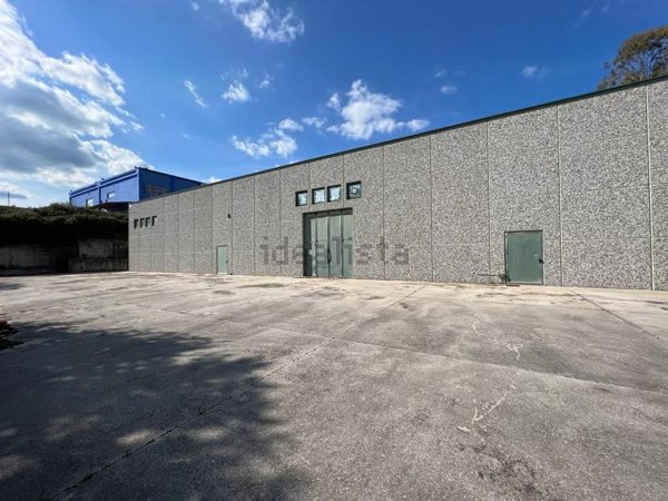 locale di sgombero in vendita a Nuoro