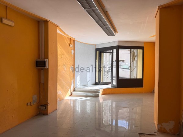 locale commerciale in vendita a Nuoro in zona Centro Storico