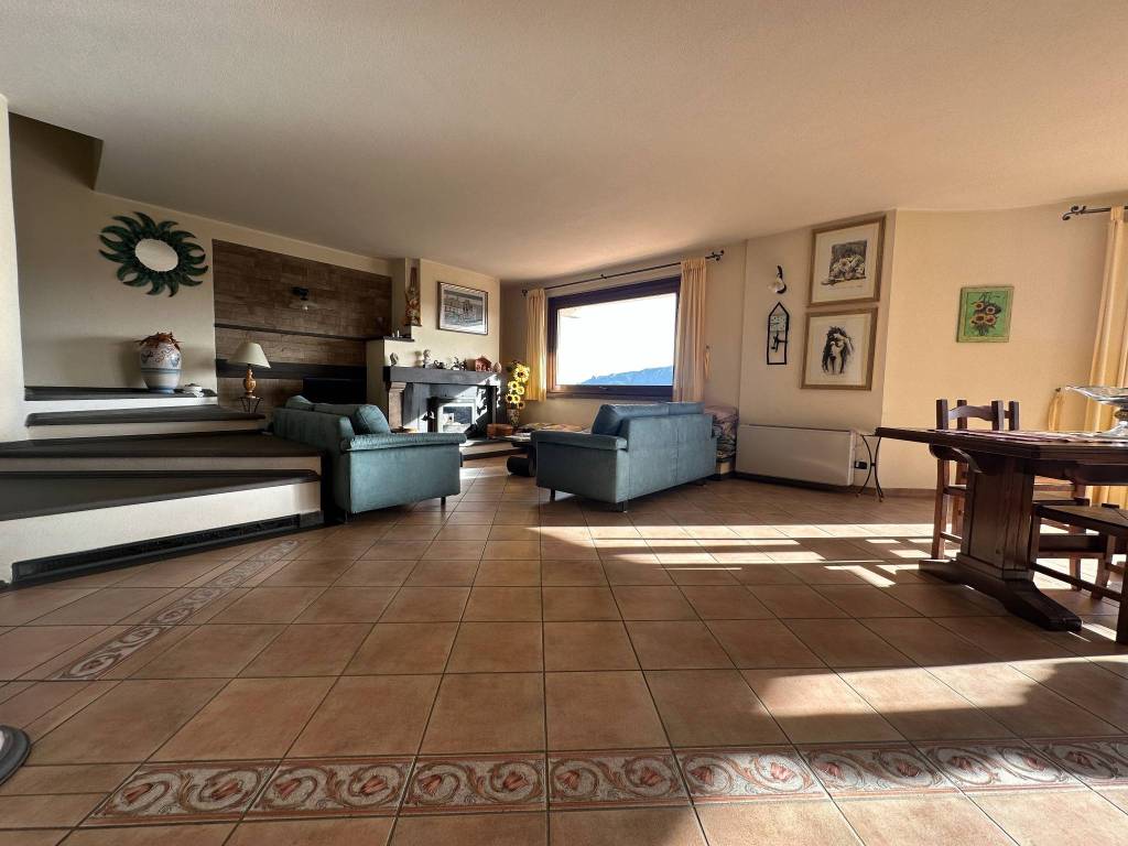 casa indipendente in vendita a Nuoro in zona Ospedale