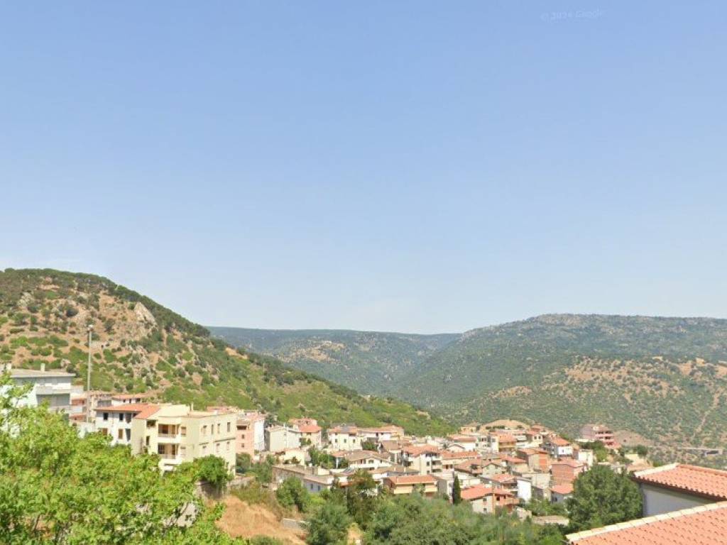 intera palazzina in vendita a Nuoro in zona Centro Storico