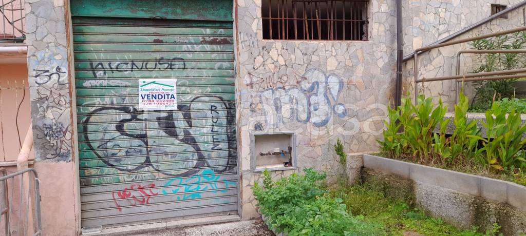 locale commerciale in vendita a Nuoro