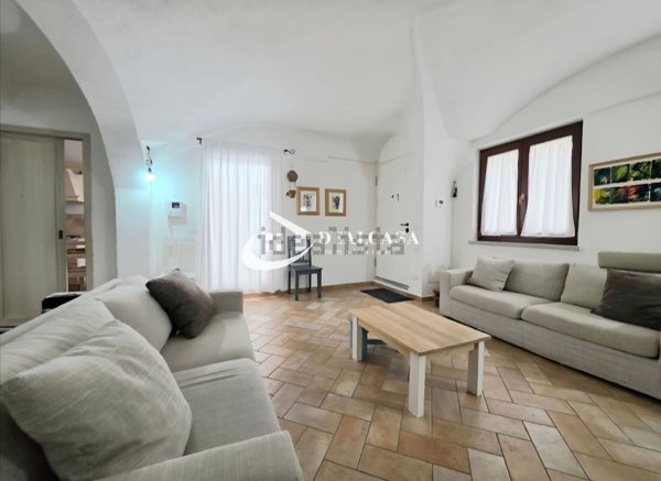 casa indipendente in vendita a Nuoro