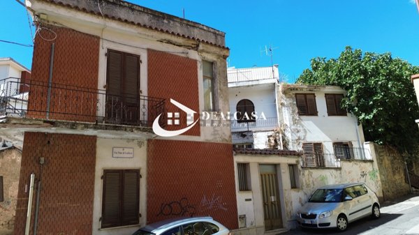 casa indipendente in vendita a Nuoro in zona Centro Storico