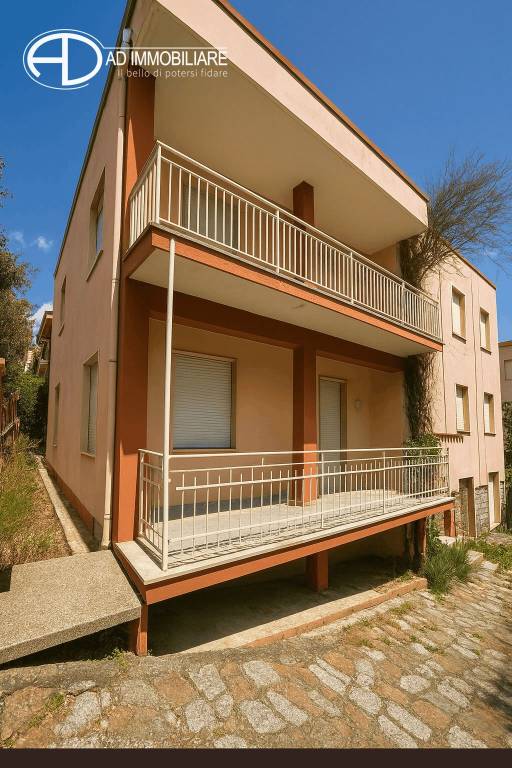casa indipendente in vendita a Nuoro in zona Centro Storico