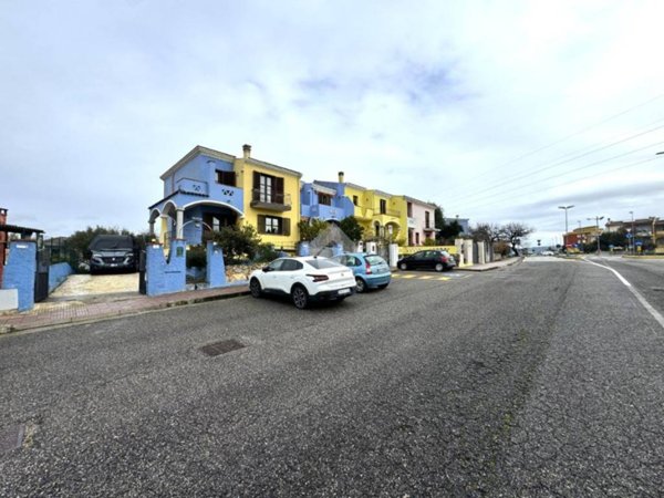casa indipendente in vendita a Nuoro in zona Città Giardino