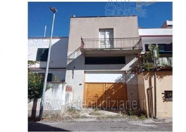 appartamento in vendita a Nuoro in zona Centro Storico