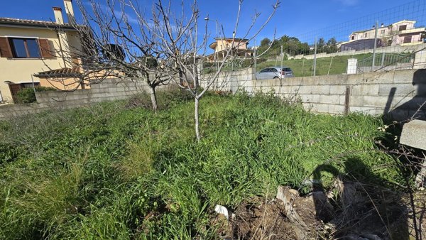 terreno edificabile in vendita a Nuoro in zona Città Giardino