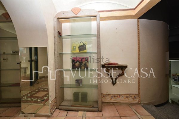 negozio in vendita a Nuoro in zona Centro Storico