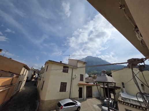 casa indipendente in vendita a Nuoro