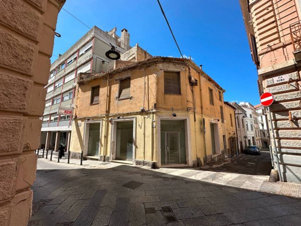 intera palazzina in vendita a Nuoro