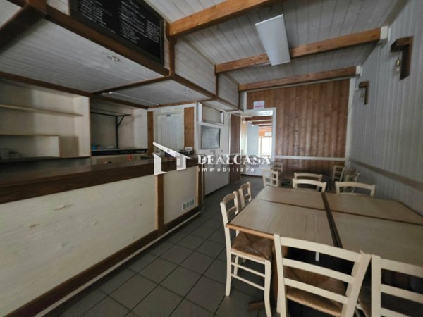 locale commerciale in vendita a Nuoro