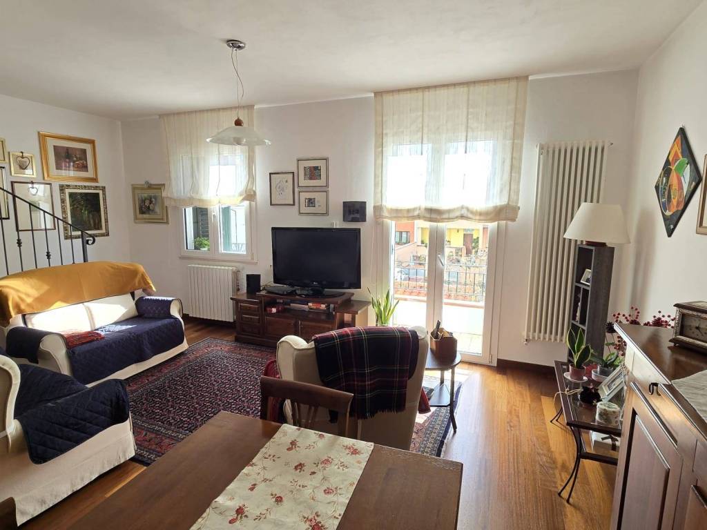 casa indipendente in vendita a Nuoro