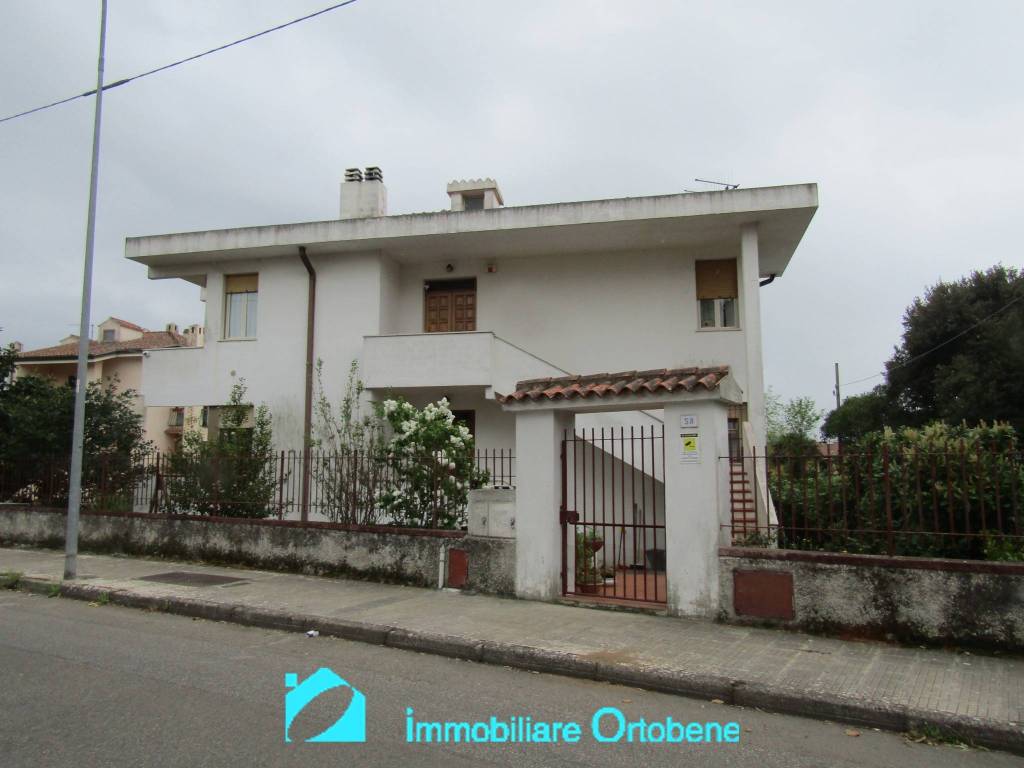 casa indipendente in vendita a Nuoro