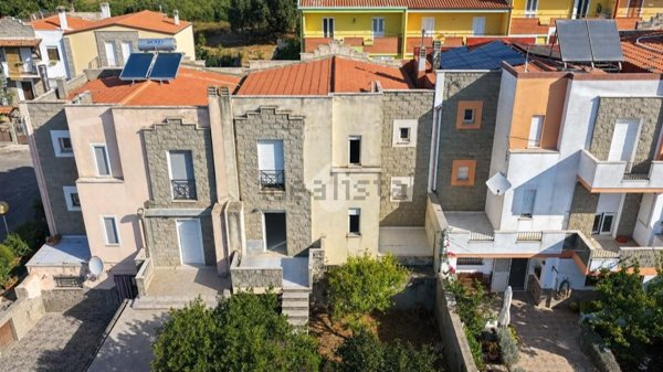 casa indipendente in vendita a Nuoro