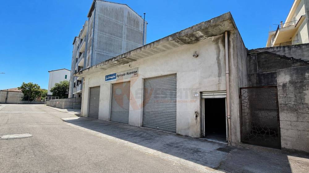 locale commerciale in vendita a Nuoro