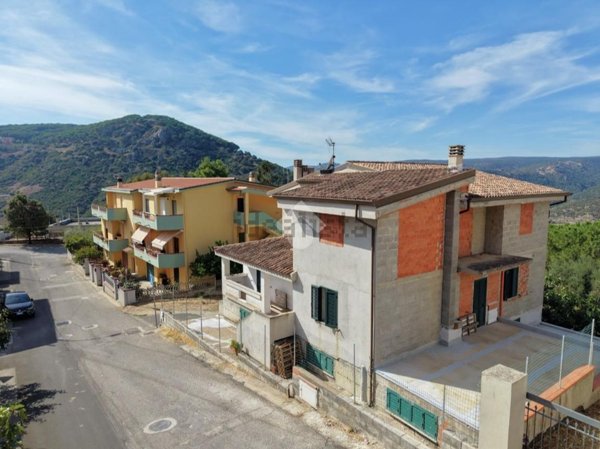appartamento in vendita a Nuoro in zona Lollove