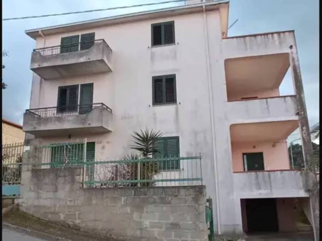 casa indipendente in vendita ad Oliena