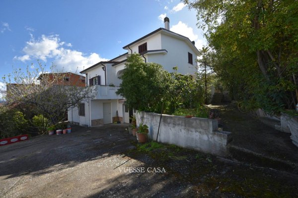 casa indipendente in vendita ad Oliena