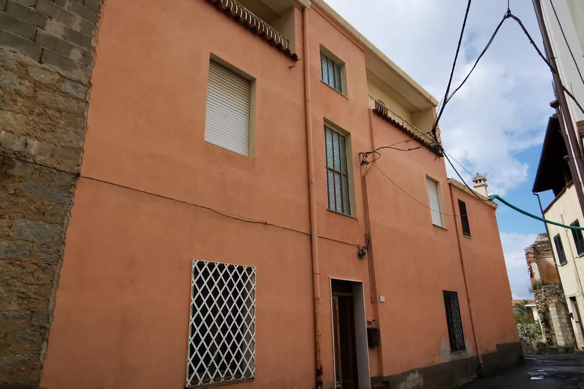 casa indipendente in vendita ad Oliena