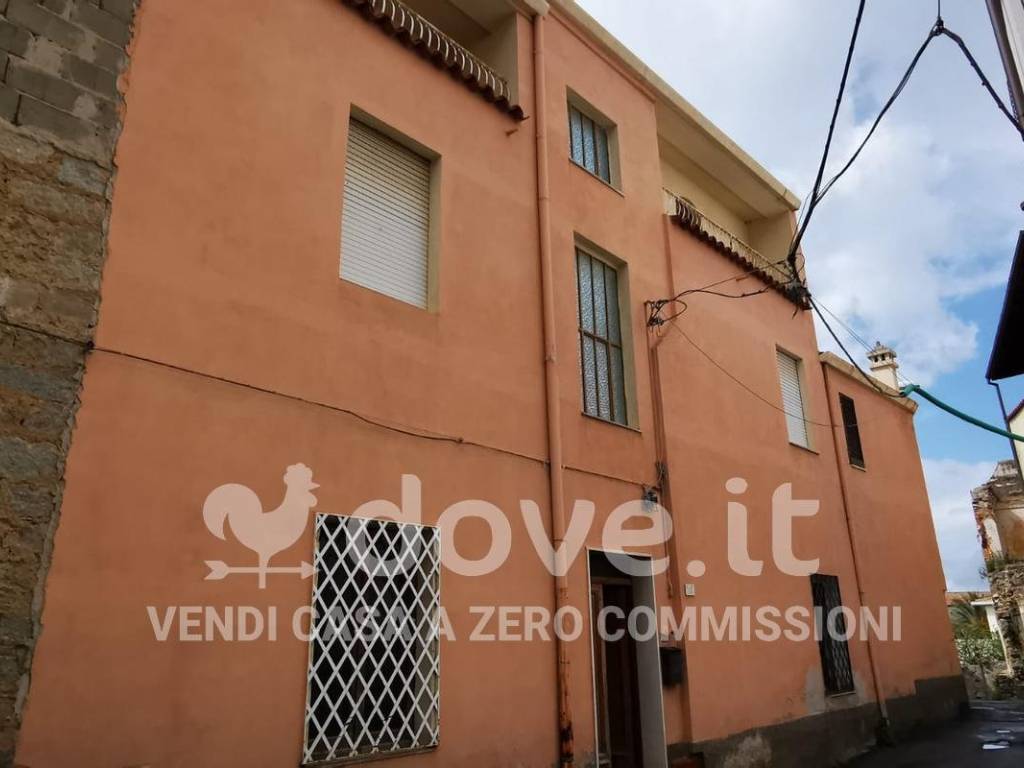 casa indipendente in vendita ad Oliena