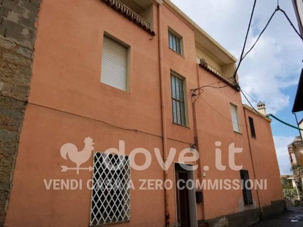 casa indipendente in vendita ad Oliena
