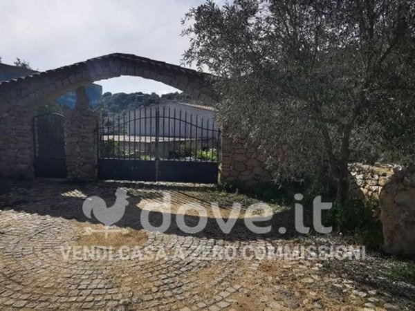 casale in vendita ad Oliena
