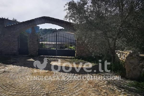 casale in vendita ad Oliena
