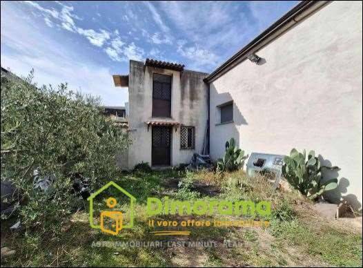 negozio in vendita ad Oliena