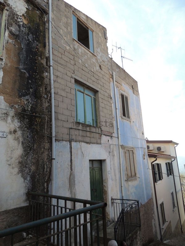 casa indipendente in vendita ad Oliena
