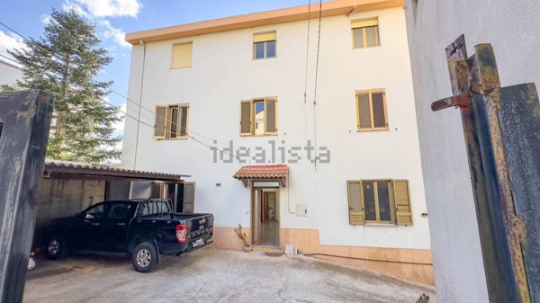 casa indipendente in vendita ad Oliena