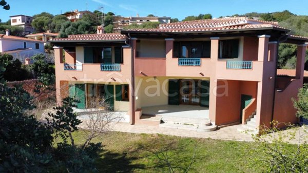 casa indipendente in vendita ad Orosei