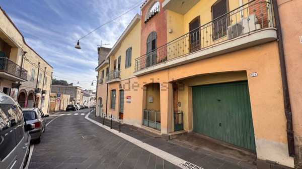 locale commerciale in vendita ad Orosei