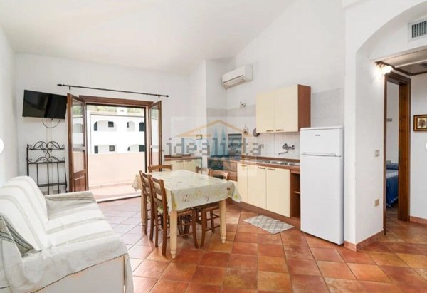 appartamento in vendita ad Orosei in zona Sos Alinos