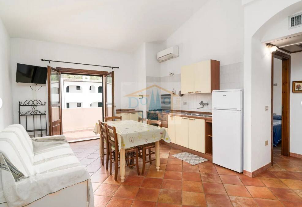 appartamento in vendita ad Orosei in zona Sos Alinos