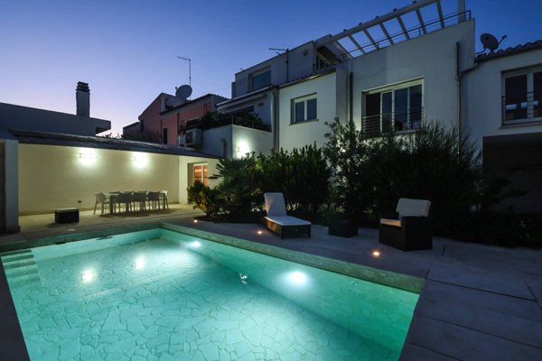 casa indipendente in vendita ad Orosei