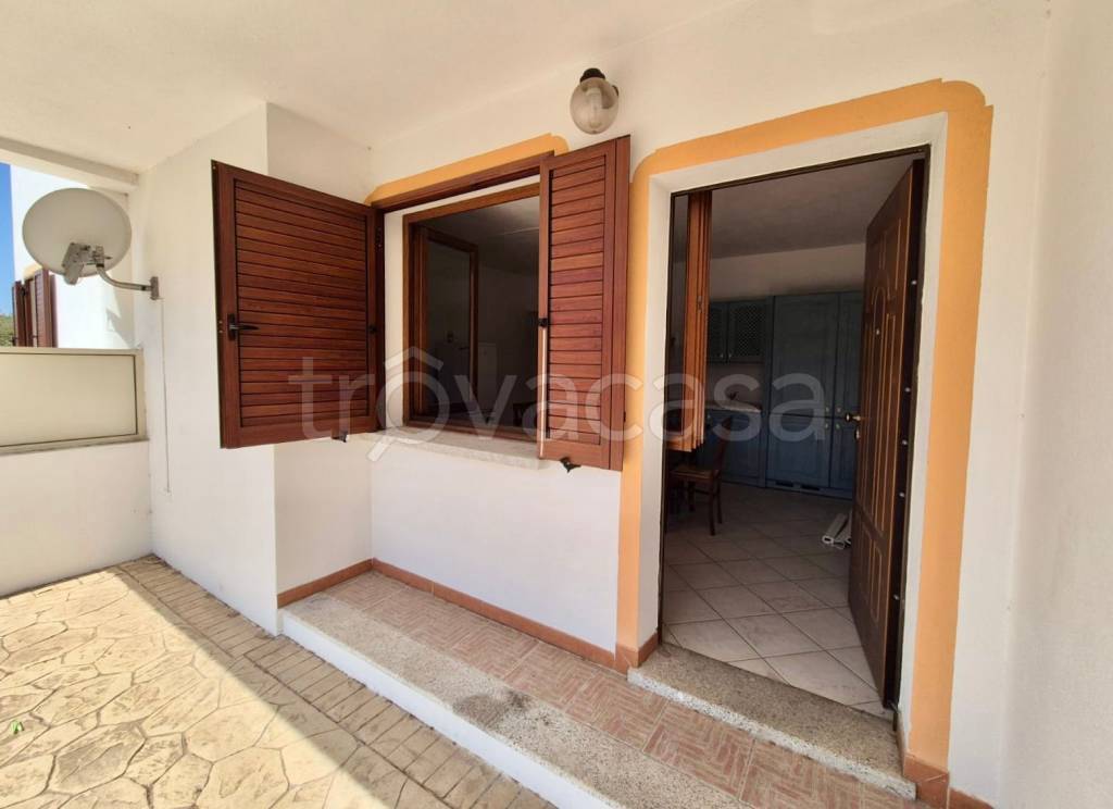 appartamento in vendita ad Orosei in zona Sos Alinos