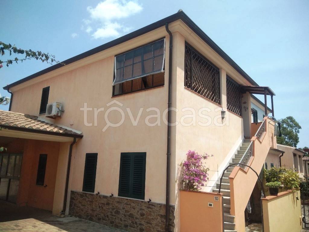 appartamento in vendita ad Orosei in zona Sos Alinos