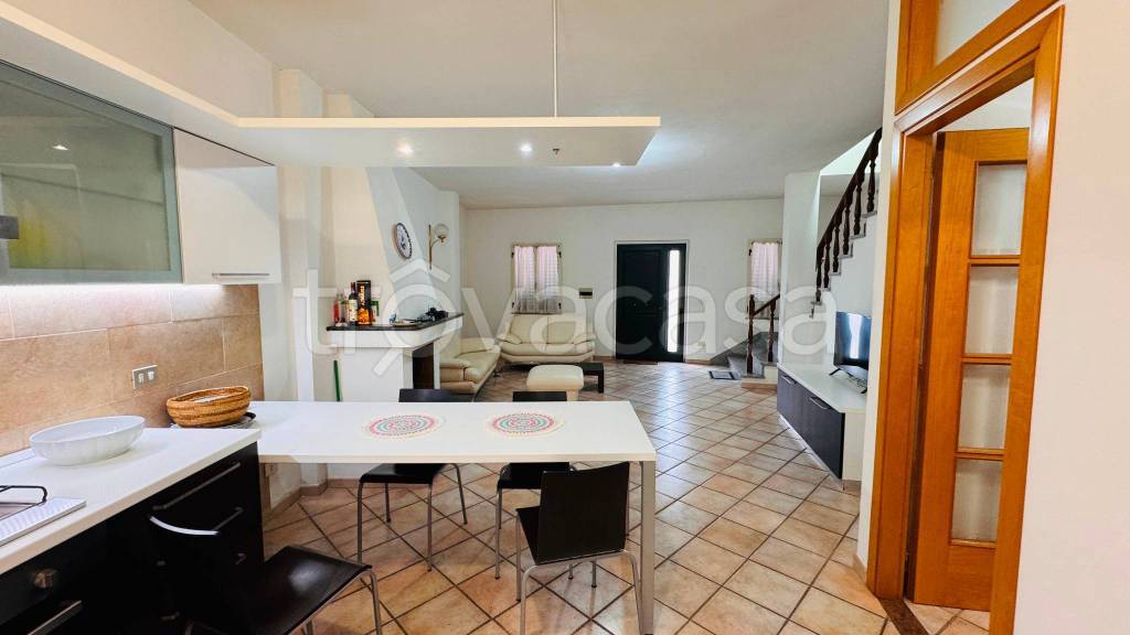 casa indipendente in vendita ad Orosei