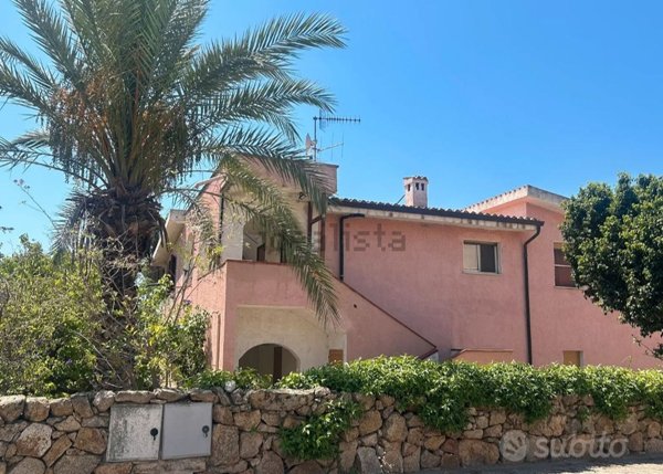 casa indipendente in vendita ad Orosei