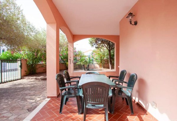 appartamento in vendita ad Orosei in zona Sos Alinos