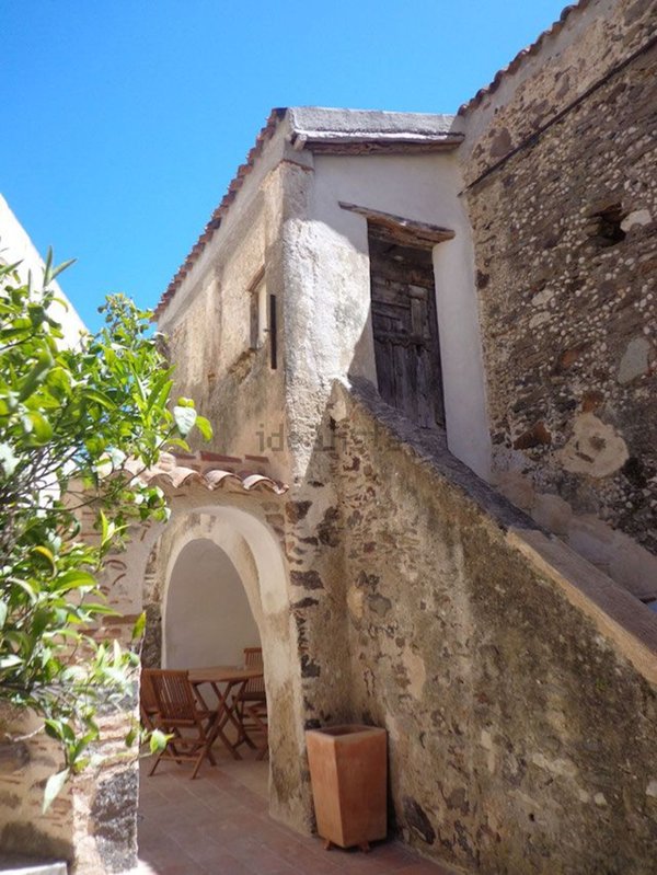 casa semindipendente in vendita ad Orosei