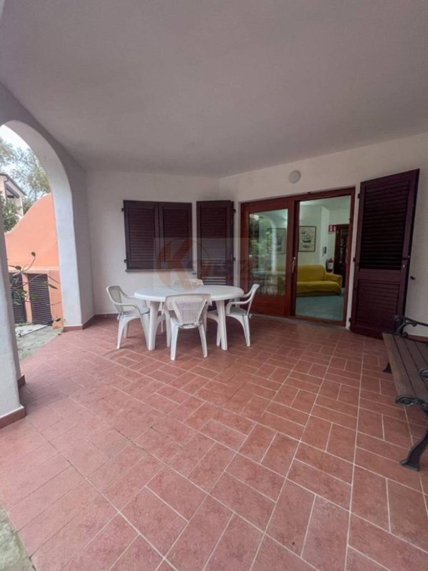 appartamento in vendita ad Orosei in zona Sos Alinos